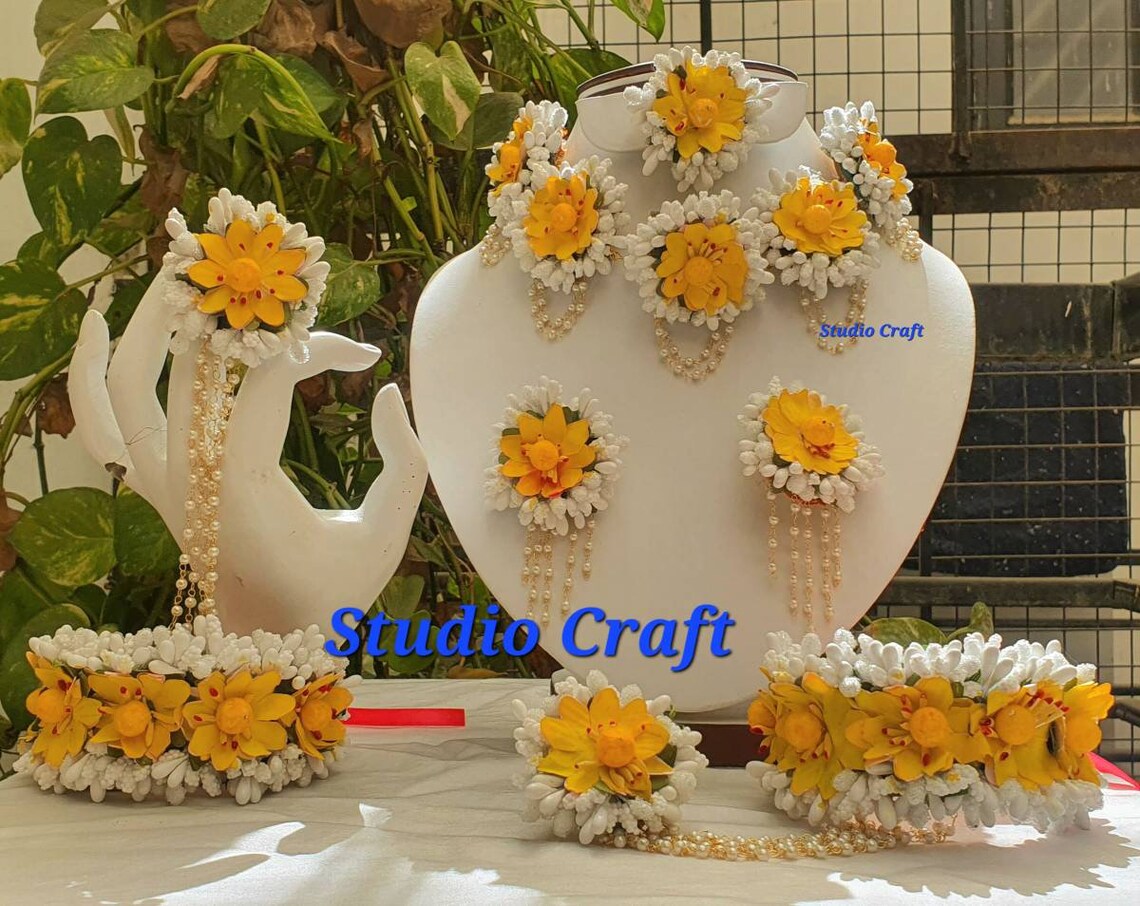 Beautiful Handcrafted Artificial Flower Jewelry Haldi,mehndi Tika