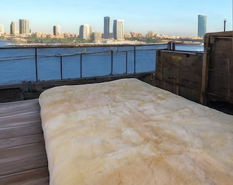 200 x 160 cm sheepskin, German Merino wool, sustainable, topper, bed pad, play mat, sleeping bag, camper, medical, Relugan tanning