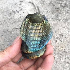 2.6 inches detailed labradorite cobra carving snake figurine, cobra collectable, crystal cobra sculpture, ornaments home decor, gifts