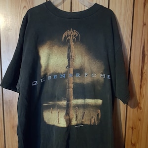 Queensryche Vintage T-shirt size XL