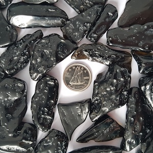 Tektite Tumbled Stone. 1pc. Mineral.