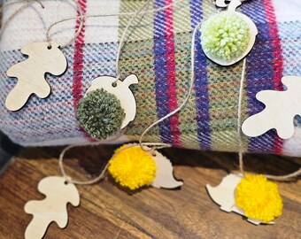 Autumn Garland – Wooden Hedgehog, Acorn & Leaf, Scandi Decor