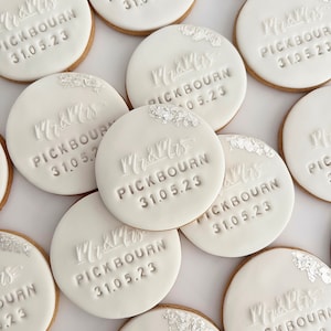 Personalised Wedding favours with date/ cookies/ wedding gifts/ wedding/ wedding biscuits/ marriage/ wedding day/ wedding/ sugar cookies.