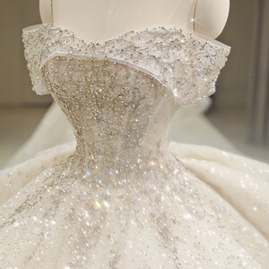 Off Shoulder Wedding Dresses, Large Trailing Princess Tail Dress ...