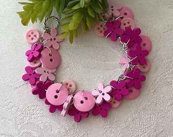 Magenta & Pink Flower Handmade Button Bracelet ~ Pink Tones Wooden Flower and Plastic Buttons ~ Boho Jewelry ~ Summer Bracelet