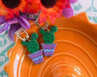 Pendientes de maceta, hechos a mano, con forma de cactus de arcilla polimérica – Potted Cuties Cheeky Sprout