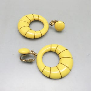 1960s Lemon Yellow Clip On Circle Earrings