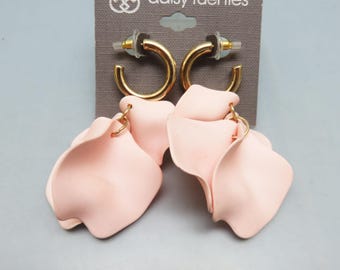Vintage Daisy Fuentes Gold Plated Hoop Earrings: Pink Petal Dangles