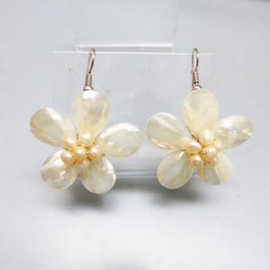 Mother of Pearl White Daisy Flower French Hook Earrings, Vintage  Big Flower Pierced Earrings