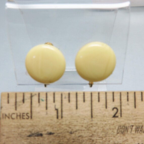 1960'S Yellow Plastic Button Adjustable Screw Bac… - image 2