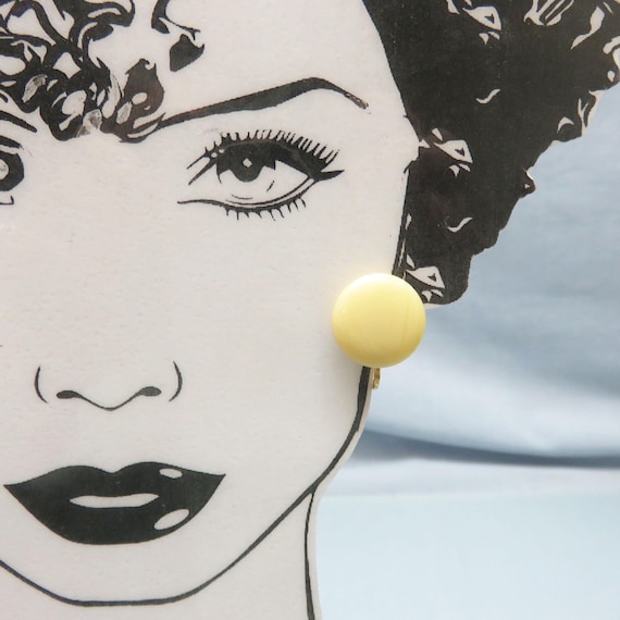 1960'S Yellow Plastic Button Adjustable Screw Bac… - image 4