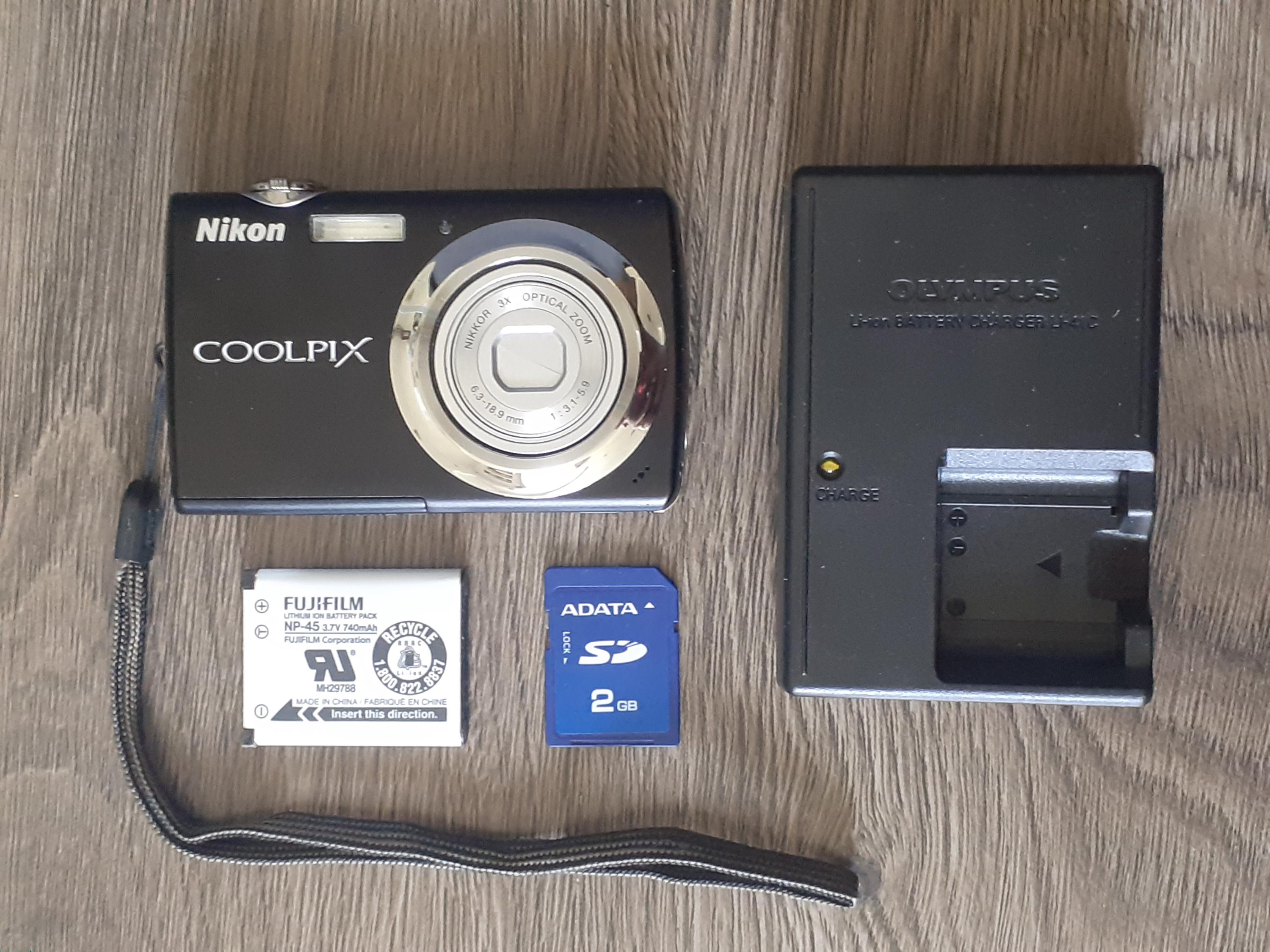 Nikon Coolpix S220 コンパクトデジタルカメラ ブラック、Y2K デジタル