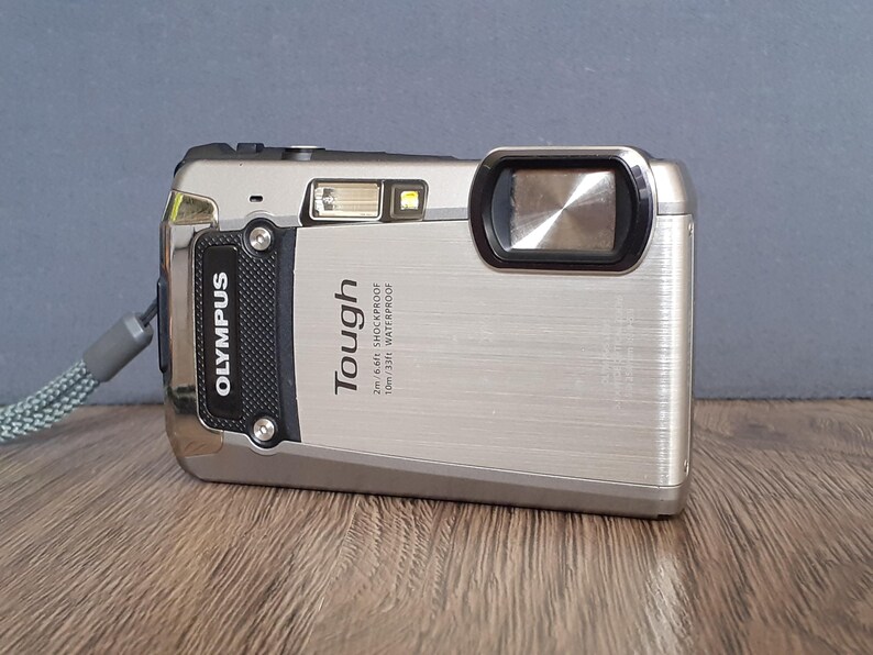 Olympus Stylus TOUGH TG-2 - Thumbnail 3
