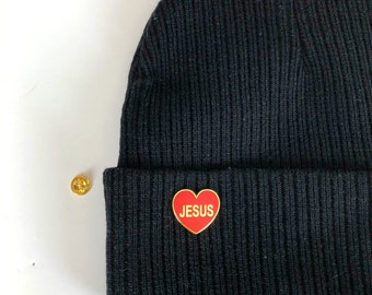 Jezus-reversspeld rood hart: gouden letters, hard email