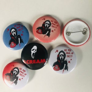 Screme Halloween Pin Button | Gruseliger Button | Horrorfilme Button für Jeans, Rucksack & mehr