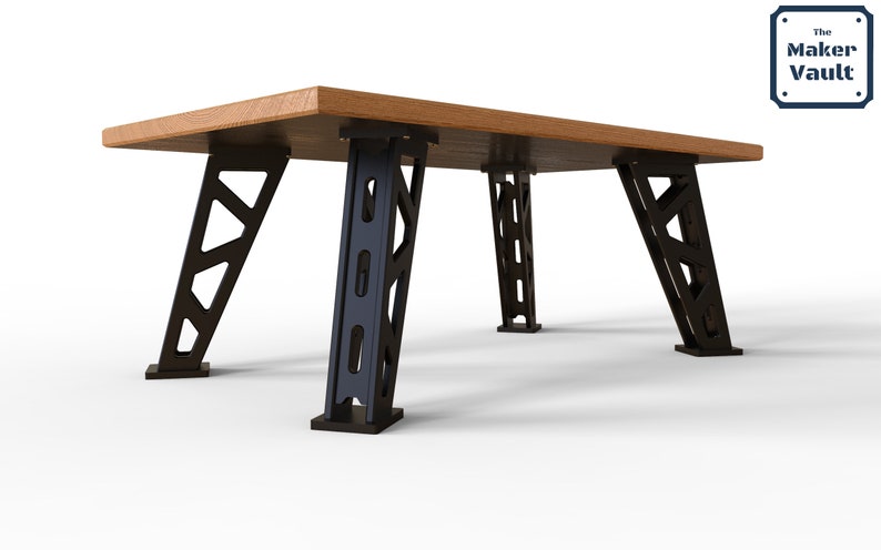 Puede incluir: Una mesa de madera con cuatro patas de metal negro. Las patas est&aacute;n hechas de un dise&ntilde;o de celos&iacute;a con un acabado negro. La superficie de la mesa est&aacute; hecha de madera con un acabado natural.