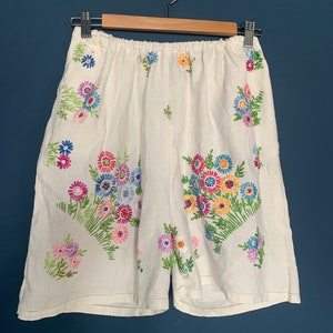 High waisted floral embroidery tablecloth shorts with pockets