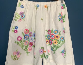 High waisted floral embroidery tablecloth shorts with pockets