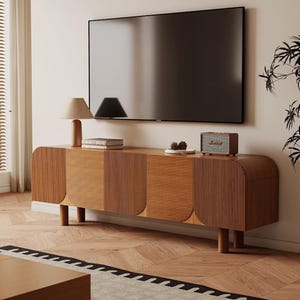 Moderner geriffelter Holz-TV-Ständer mit abgerundeten Kanten in 1,8 m / 2 m / 2,2 m, Japandi Minimalist Massivholz-Unterhaltungsgerät