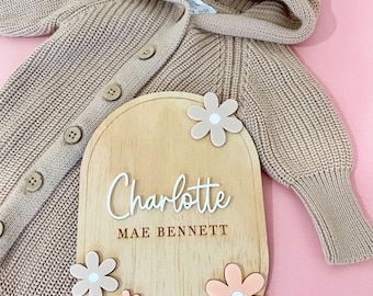 Personalized Daisy Name Announcement Plaque – Boho Nursery Decor