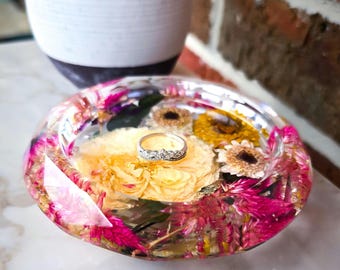 Custom Flower Preservation Ring Dish Faceted Crystal Edge, Wedding Bouquet Keepsake Jewelry Dish
