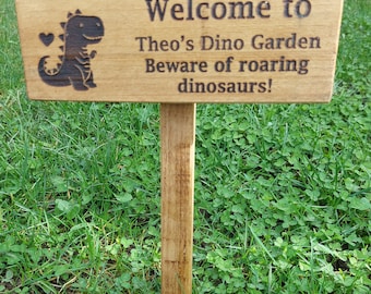 3 sizes Personalised wooden garden signs plaque with a 25cm ground stake (in option with or without
