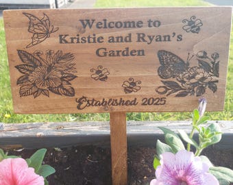 Personalised wooden garden signs plaque with a 25cm ground stake (in option with or without)