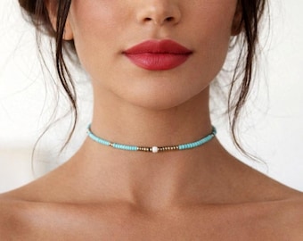Gargantilla de cuentas turquesas hecha a mano, cuentas de semillas de bronce, collar bohemio
