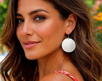 Pendientes de disco de plata martillada, joyería minimalista bohemia colgante