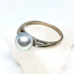 14K Gold Pearl Solitaire Estate Ring - Size 7 - Solid 14 Karat White Gold with Genuine Cultured Pearl - Womens Jewelry