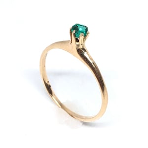 Antique Colombian Emerald 14K Gold Estate Ring - Size 5 - Solid 14 Karat Yellow Gold Solitaire Ring - Vintage Jewelry