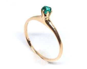 Antique Colombian Emerald 14K Gold Estate Ring - Size 5 - Solid 14 Karat Yellow Gold Solitaire Ring - Vintage Jewelry