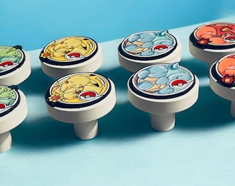 Ensemble de 4+ poignées de commode Pokémon. 5,50 € la poignée. Motifs Pokémon en métal massif de qualité. Coffret cadeau inclus.