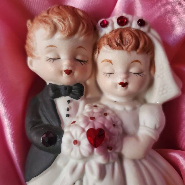 Vintage Wedding Cake Topper, 1960s Wedding Decoration, Bride and Groom Cake topper, Vintage wedding figure