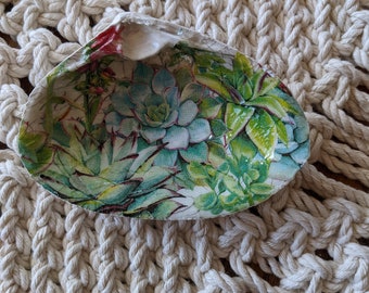 Decoupage New England Beach Sea Shells - "Rings & Things"