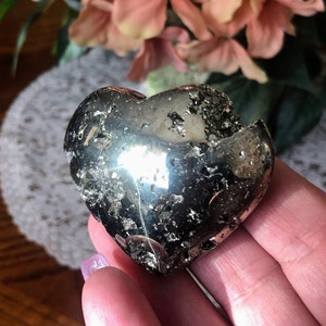 2.3&quot; Polished PYRITE HEART Crystal Palm Stone from Peru/Druzy Pyrite Heart/Free Gift/5.35oz Pyrite Heart