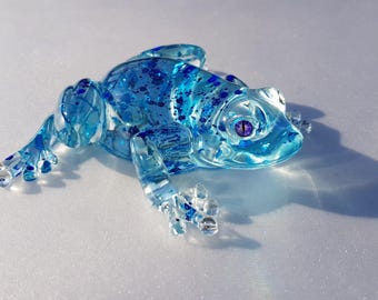 Resin Frog, Super Clear Resin and Blue Foil