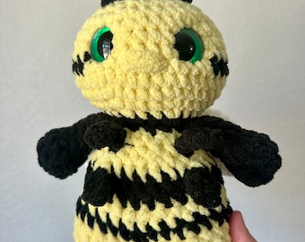 Honey the Bee, Low sew crochet pattern, PDF file crochet bee