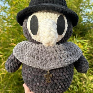 Plague Doctor  //crochet plague doctor/plague doctor plush/plague doctor pattern/low sew crochet pattern