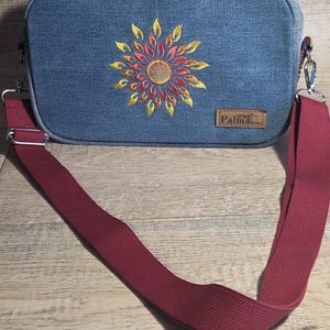 Borsa a tracolla, borsa fatta a mano con tracolla regolabile, con ricamatura