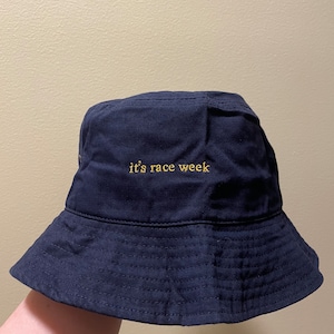 IT&#39;S RACE WEEK - Formula 1 embroidered bucket hat - Formula 1 fan merch