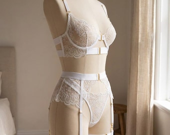 White Bridal Lingerie Set| Romantic Honeymoon Boudoir Outfit| Underwire Lace Bralette and Garter Panty Set| Strappy Wedding Night Underwear