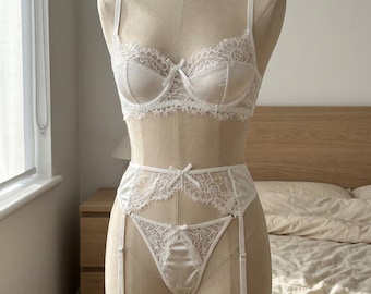 Fits 26 - 35 Waist Adonna Granny Panty Girdle W Attached Garters