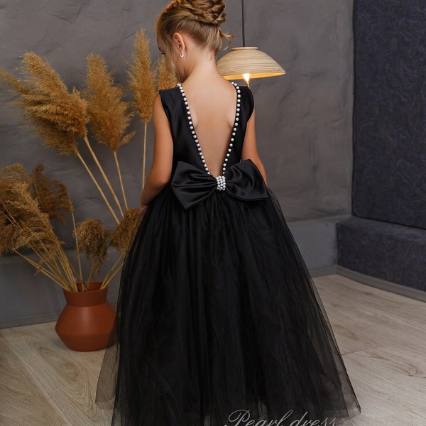 Robe de demoiselle d'honneur noire, robe en satin noir, robe tutu noire, robe pour toute petite fille, robe de petite fille pour une occasion spéciale, robe de princesse pour fille