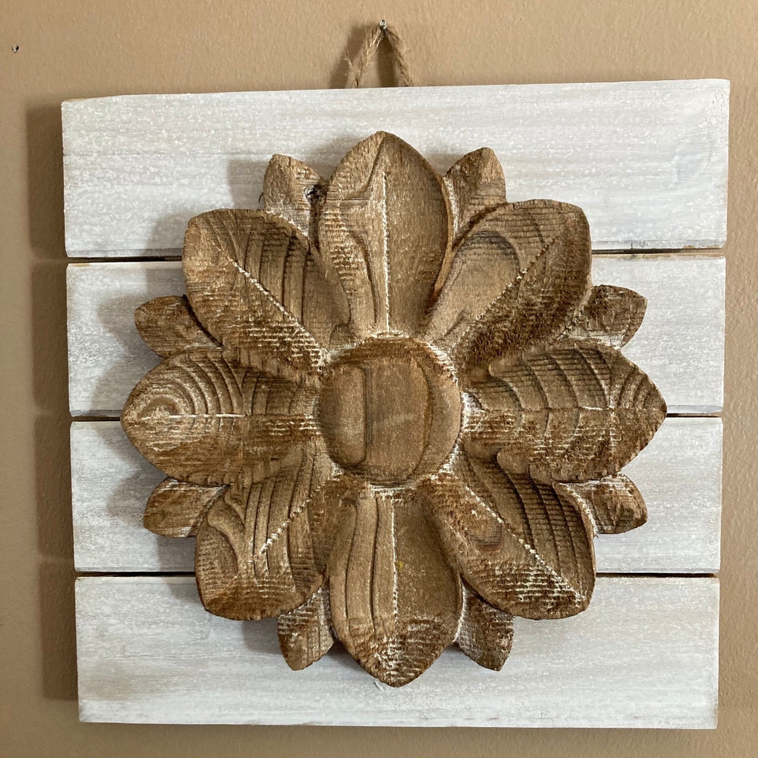 Stunning Rustic Wood Flower on White Pallet Wall Art/decor, Country