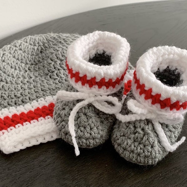 Crochet hat & Bootie Set / Booties et chapeaux, chapeau bébé, chapeau d’hiver, bonnet bébé, bottes bébé, bottines crochet, Sock Monkey,