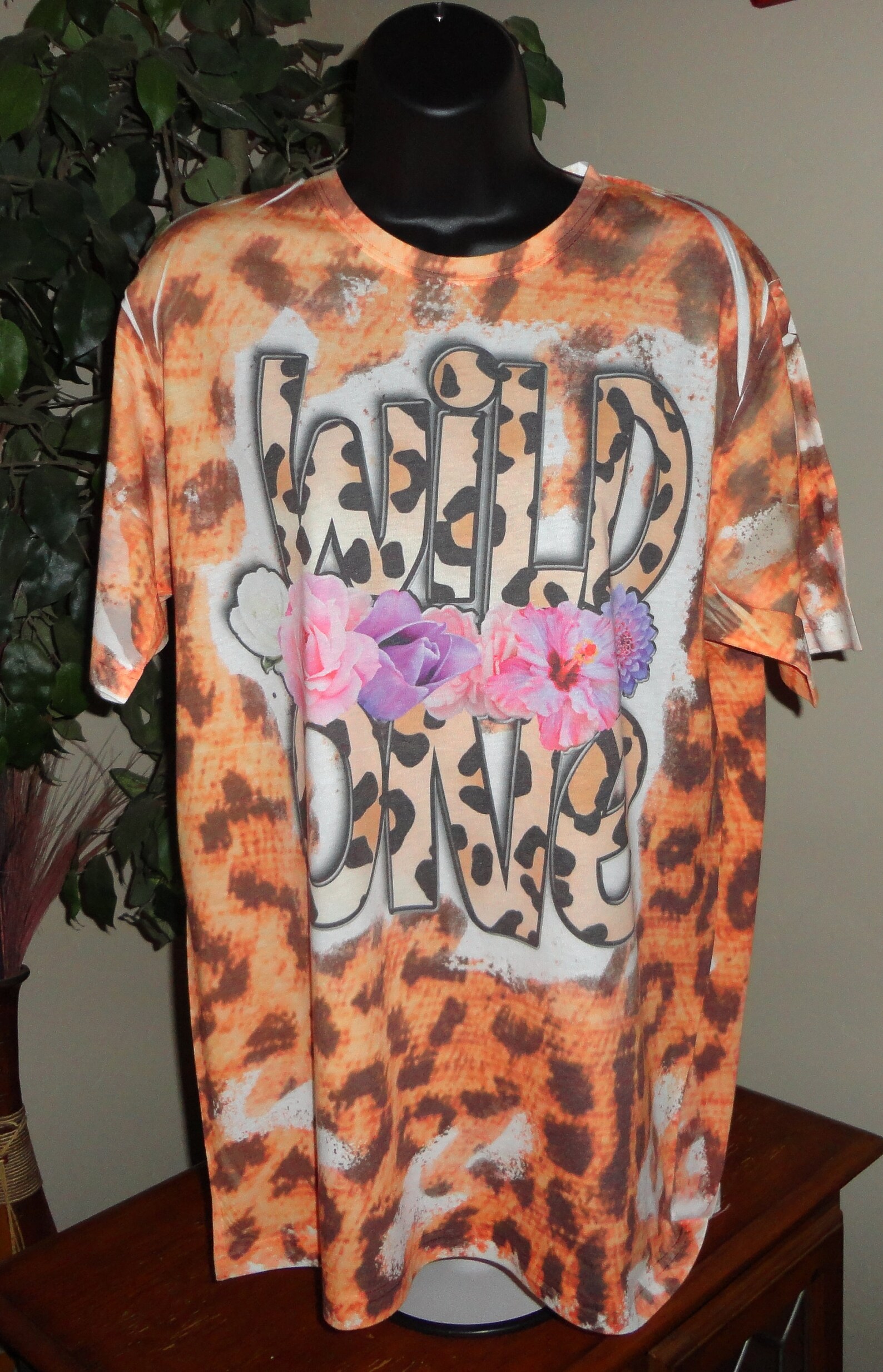 bleach leopard tee