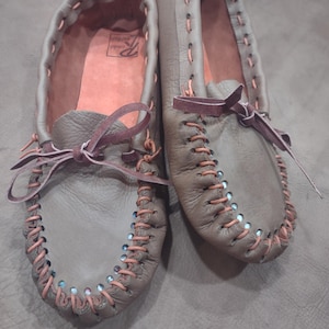 Handmade Buckskin Moccasins – Top-Grain Leather, Traditional Construction image 11