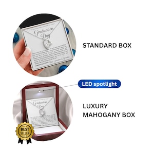 Peut inclure: Un collier argent&eacute; avec un pendentif en forme de c&oelig;ur, pr&eacute;sent&eacute; dans une bo&icirc;te blanche. La bo&icirc;te porte l'inscription "Graduation Day". Une deuxi&egrave;me image montre le collier dans un coffret en acajou avec un spot LED. Le texte "BEST SELLER" est sur un sceau dor&eacute;.