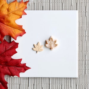 Herbst Blatt Ausstecher | Ahornblatt Ausstecher | Herbst Polymer Clay Cutter | Herbst Ausstechform | Herbst Bolzen Ohrstecker | Halloween Ausstecher